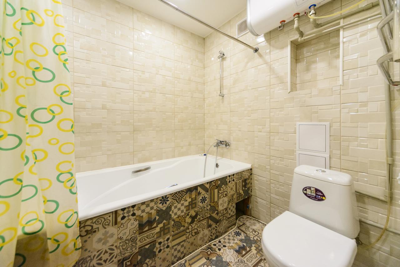 Apartment On Hryhoriia Chuprynky เคียฟ ภายนอก รูปภาพ